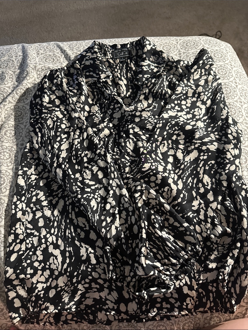 COCLICO Black and White Abstract Print Long-Sleeve Blouse